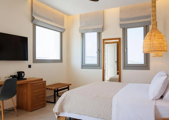 Kouros Blanc Resort & Suites